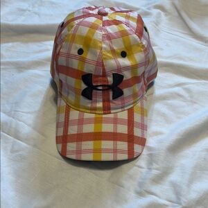 Under Armour, heat gear embroidery logo, baseball hat sz L/XL. Great cond